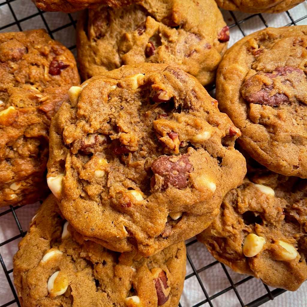 I’ve always found pumpkin cookies too cakey. Don’t get me wrong, I enjoy them, but it seems deceptive to call them a cookie. They’re muffin tops, or tea cakes, but they are not a cookie.